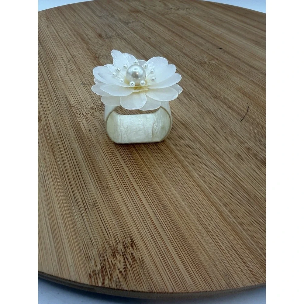 Vtg‎ Set Of 10 Capiz Shell Napkin Rings With Dogwood Flowers Toppers Excellent